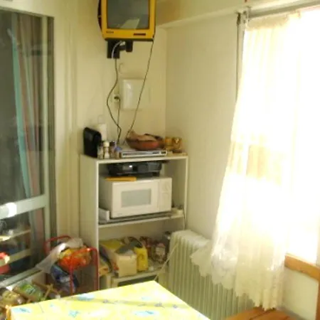 Apartment D'une A A 300 M De La Plage Avec Vue Sur La Mer Et Wifi *